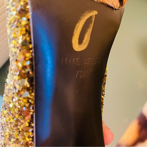 Nine West Gold Glitter Leopard Platform Drag Pumps - Picture 11 of 12